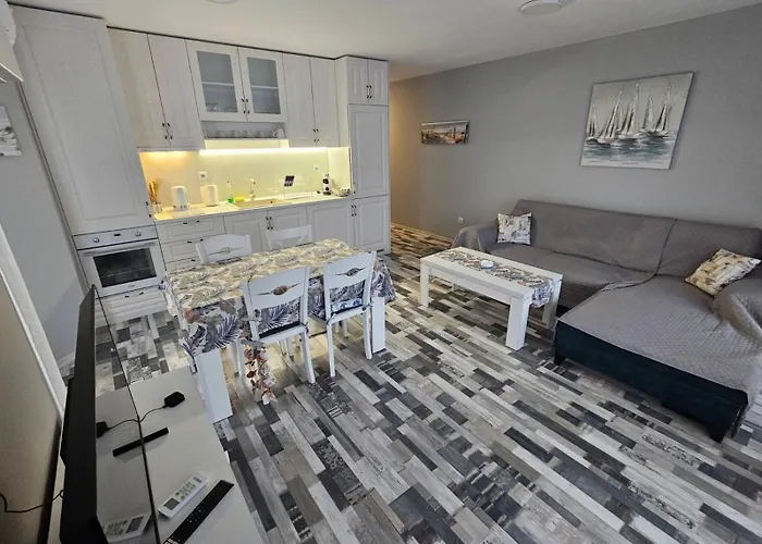 Denevi' Seaside - 2 Bedrooms * Łozenec